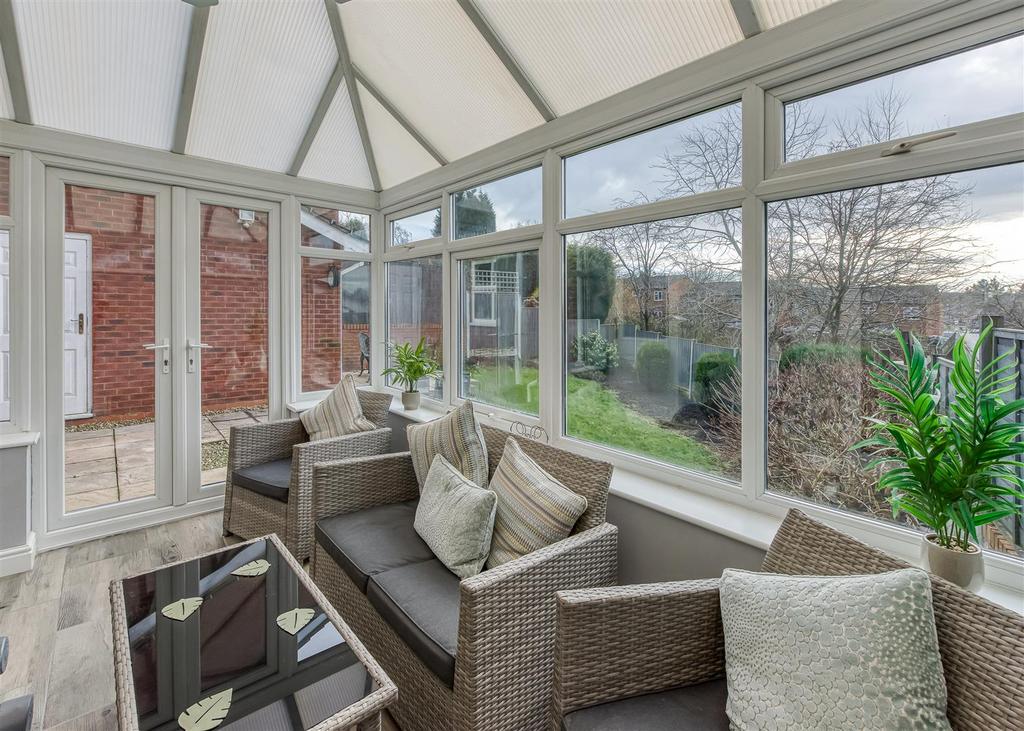 38 Winrush Close-Conservatory.jpg