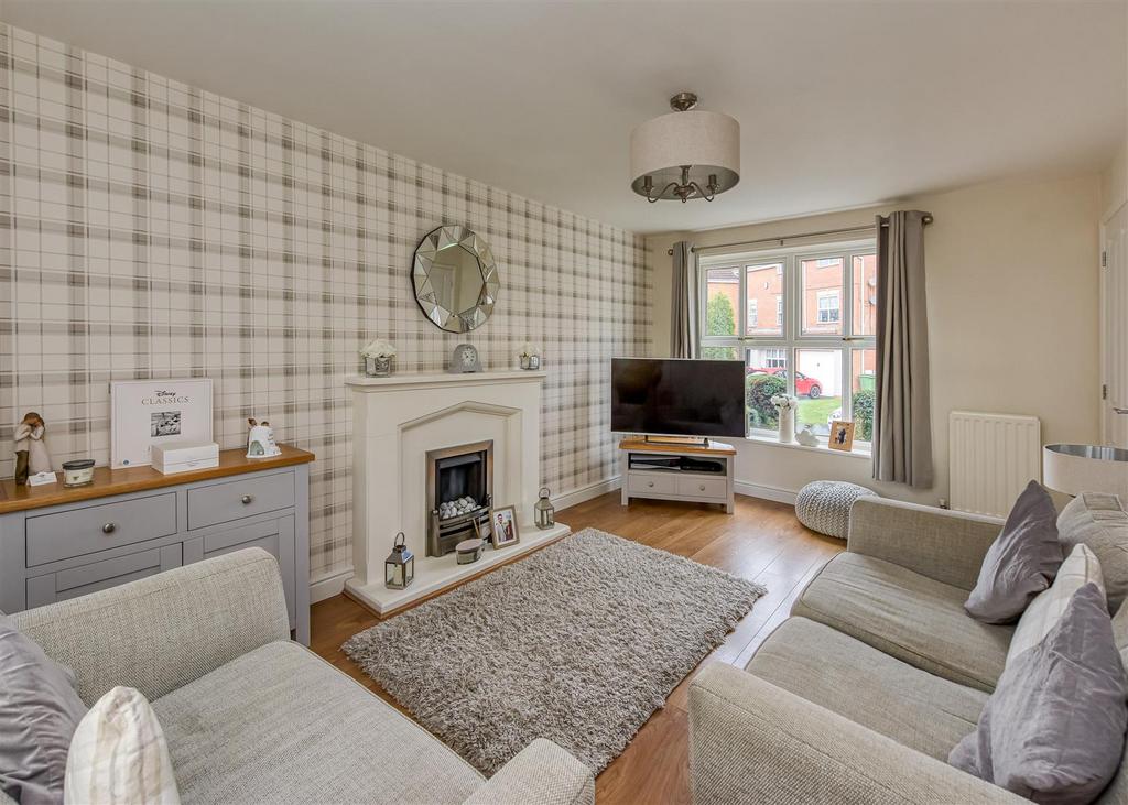 38 Winrush Close-Living Room (2).jpg