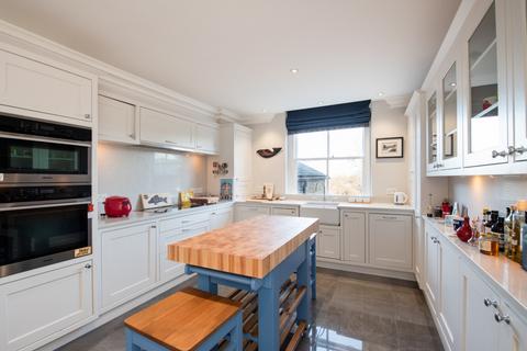 2 bedroom apartment for sale, Richmond Hill, London, TW10