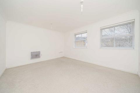 2 bedroom flat to rent, International Way, Sunbury-On-Thames TW16