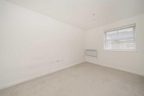 2 bedroom flat to rent, International Way, Sunbury-On-Thames TW16