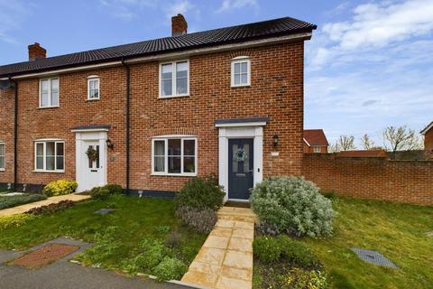 3 bedroom end of terrace house for sale, Thacker Close, Ipswich IP8