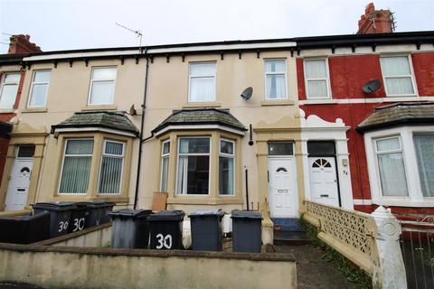 1 bedroom maisonette to rent, 32 Warbreck Drive, Blackpool