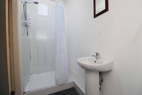 1 bedroom maisonette to rent, 32 Warbreck Drive, Blackpool