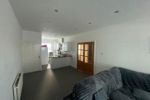 2 bedroom flat to rent, Candlish Street, South Shields