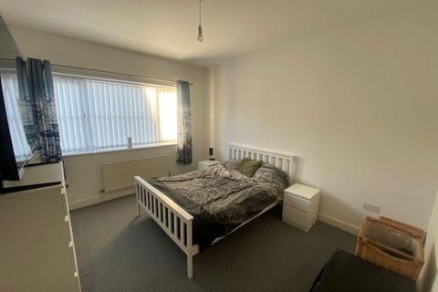 2 bedroom flat to rent, Candlish Street, South Shields