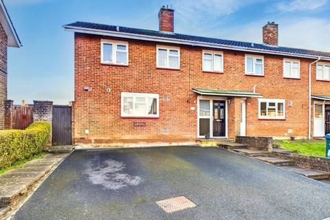 3 bedroom end of terrace house for sale, Winchester Road, Tilgate RH10