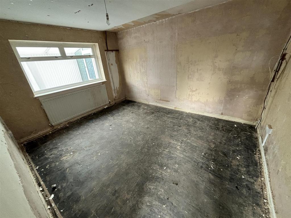 Bedroom One.jpg