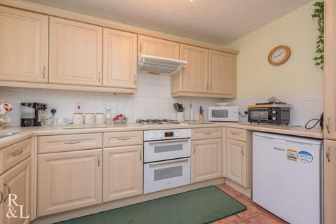 3 bedroom detached house for sale, Potters Croft, Swadlincote