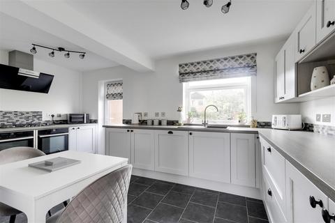 4 bedroom detached house for sale, Rise Park Road, Rise Park NG5