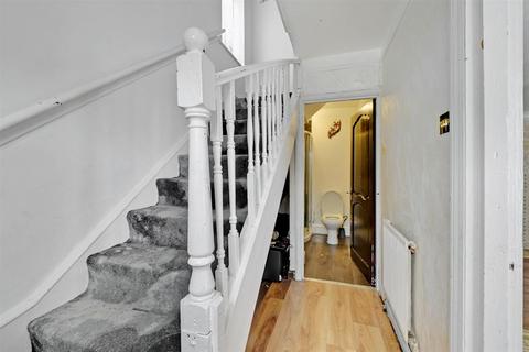 5 bedroom end of terrace house for sale, Porters Avenue, Dagenham, Essex