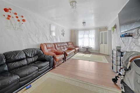 5 bedroom end of terrace house for sale, Porters Avenue, Dagenham, Essex