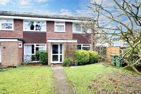 3 bedroom end of terrace house to rent, Frith Knowle, Hersham KT12