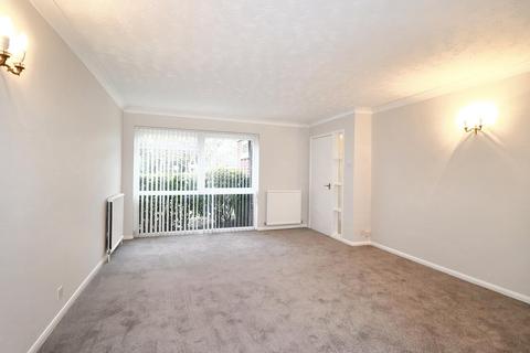 3 bedroom end of terrace house to rent, Frith Knowle, Hersham KT12