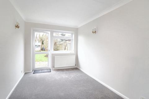 3 bedroom end of terrace house to rent, Frith Knowle, Hersham KT12