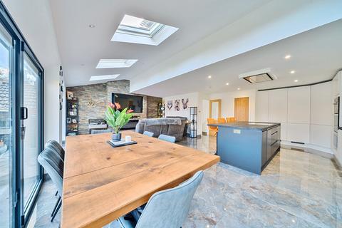 3 bedroom house for sale, Swift Close, Winchester, Hampshire, SO22