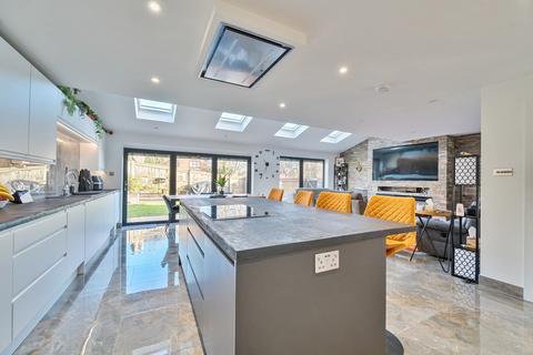 15 Swift Close, Winchester, SO22 4QG