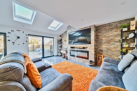 15 Swift Close, Winchester, SO22 4QG