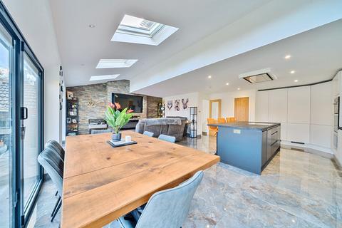 15 Swift Close, Winchester, SO22 4QG