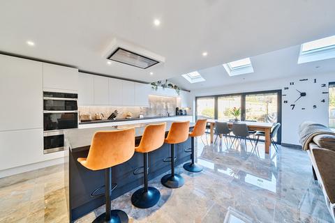 15 Swift Close, Winchester, SO22 4QG