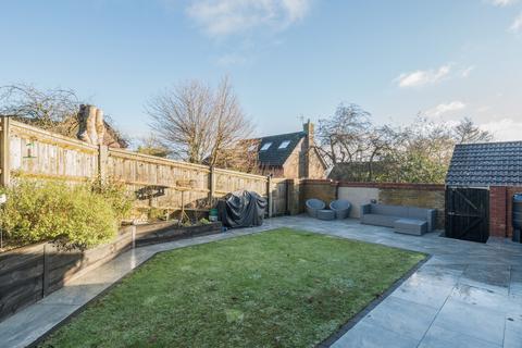 15 Swift Close, Winchester, SO22 4QG