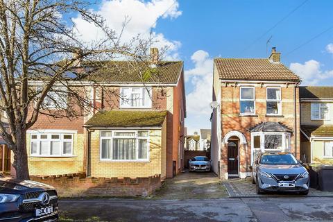 3 bedroom semi-detached house for sale, Queens Avenue, Snodland, Kent