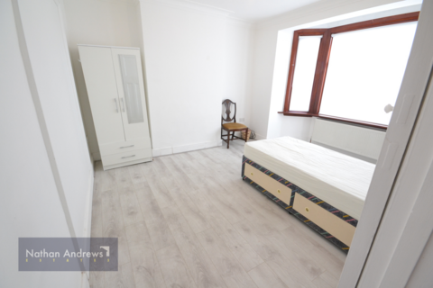 3 bedroom terraced house to rent, Barlby Road, London W10