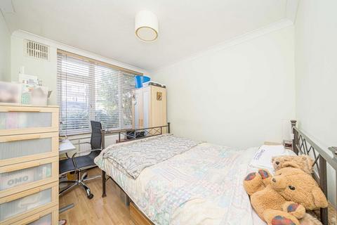 3 bedroom flat for sale, St. Margarets Road, St Margarets TW1