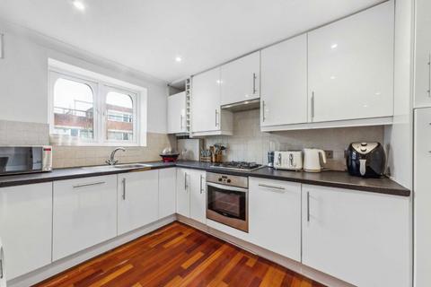 2 bedroom flat for sale, Avenue Road, London W3