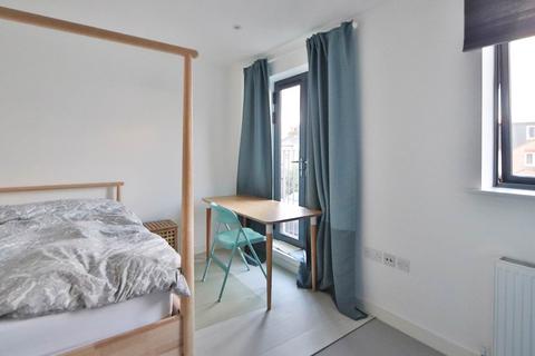 6 Timberyard Mews, Worcester Park, KT4 8FS