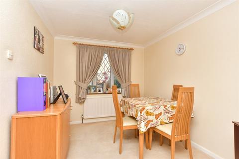 4 bedroom semi-detached house for sale, Tavistock Close, Rainham, Gillingham, Kent