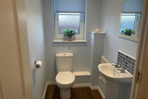 2 bedroom semi-detached house to rent, 18 Merlin Drive, Dunfermline