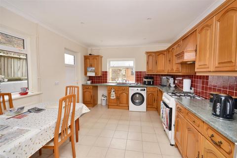 4 bedroom terraced house for sale, Whitley Road, Eastbourne