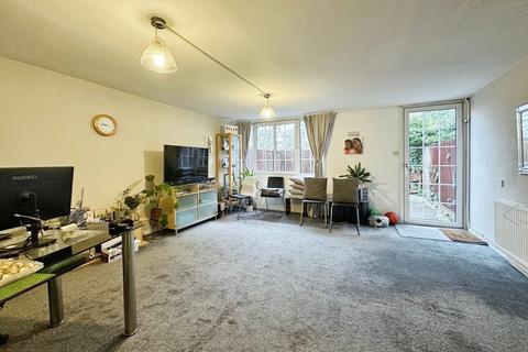 3 bedroom terraced house for sale, Lakeside Gardens, Farnborough