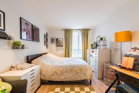 2 bedroom flat for sale, Smithfield Square N8, Harringay, London, N8