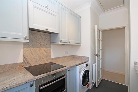 2 bedroom flat to rent, East Row Mews, East Row, Chichester, PO19