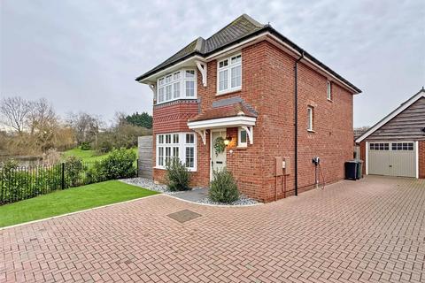 4 bedroom detached house for sale, Broomfield Way, Braintree