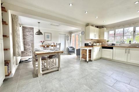 4 bedroom detached house for sale, Chandlers, Burnham-on-Crouch