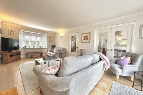 15 Chandlers, Burnham-on-crouch, CM0 8NY