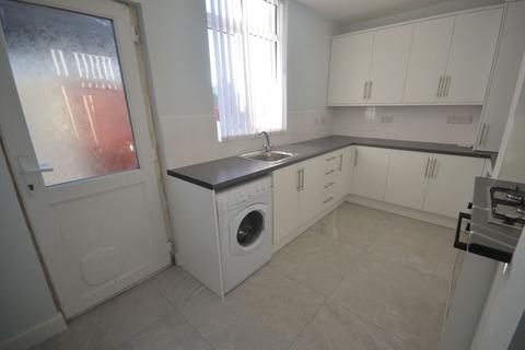 2 bedroom terraced house to rent, Deacon Road, Widnes