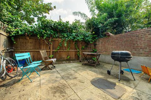 2 bedroom flat for sale, Endymion Road, London SW2