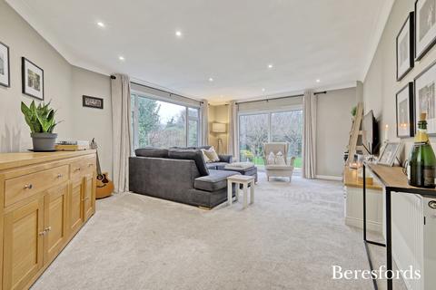 4 bedroom end of terrace house for sale, Little Meadow, Writtle, CM1