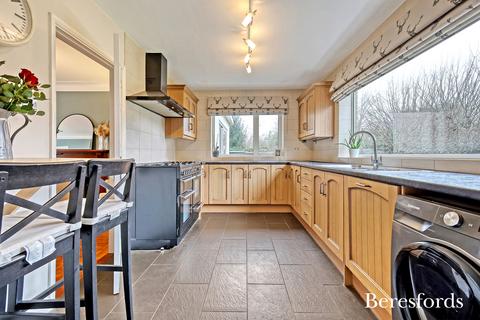 4 bedroom end of terrace house for sale, Little Meadow, Writtle, CM1