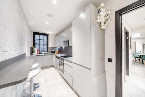 1 bedroom flat for sale, Greenhill,  Hampstead Village,  NW3