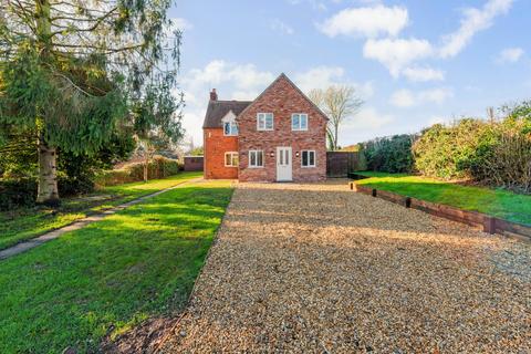 2 bedroom detached house to rent, Droitwich, Worcestershire