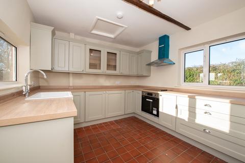 2 bedroom detached house to rent, Droitwich, Worcestershire