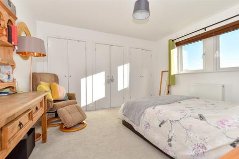 2 Mayers Road, Walmer, Deal, CT14 7RJ