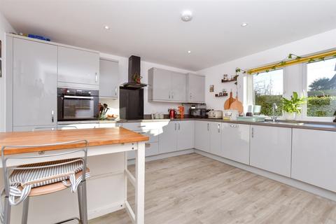 2 Mayers Road, Walmer, Deal, CT14 7RJ