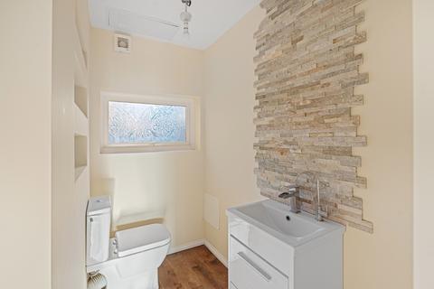 26 Marina Drive, Northfleet, Gravesend, DA11 9LG