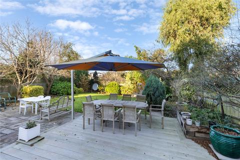 2 Devereux Lane, London, SW13 8DA